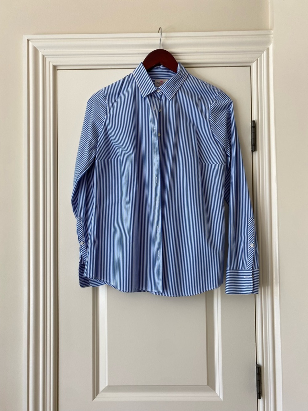 J. Crew Women’s Blue and White Stripe Button-Up Shirt. Small